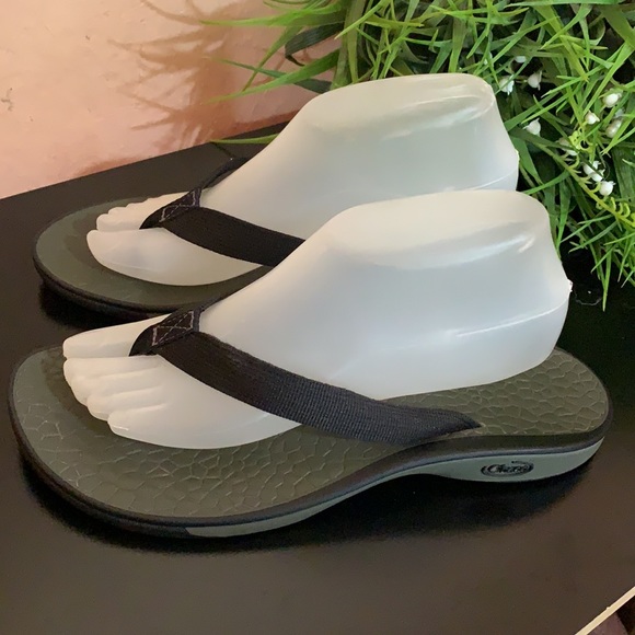 CHACO SANDALS 🎉🎉 - Picture 1 of 8